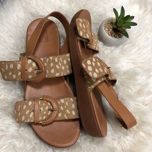 FitFlop Annelia SANDALS  Deer Print Vegan 1.5” Heel Adjustable Straps EUC
